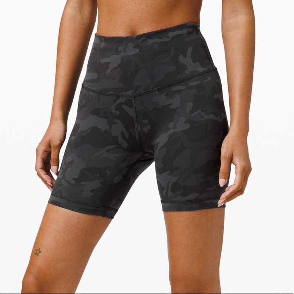 LULULEMON WUNDER TRAIN GREY CAMO SHORTS